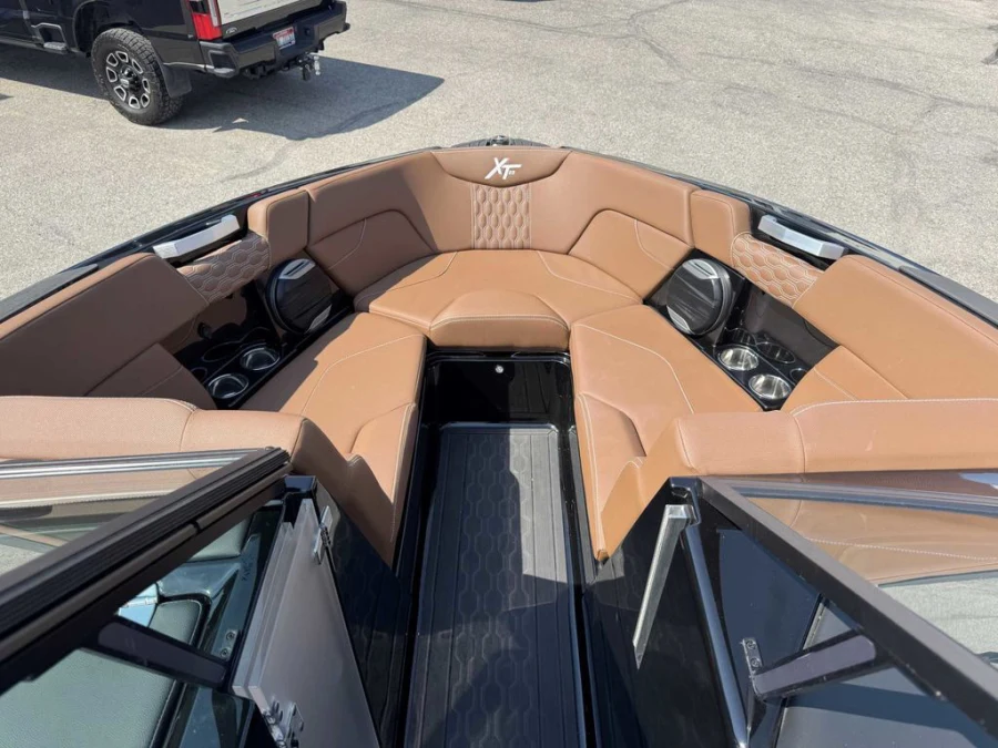 2026-mastercraft-xt23-144718-image14