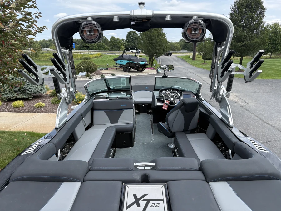 2021-mastercraft-xt22-144724-image12