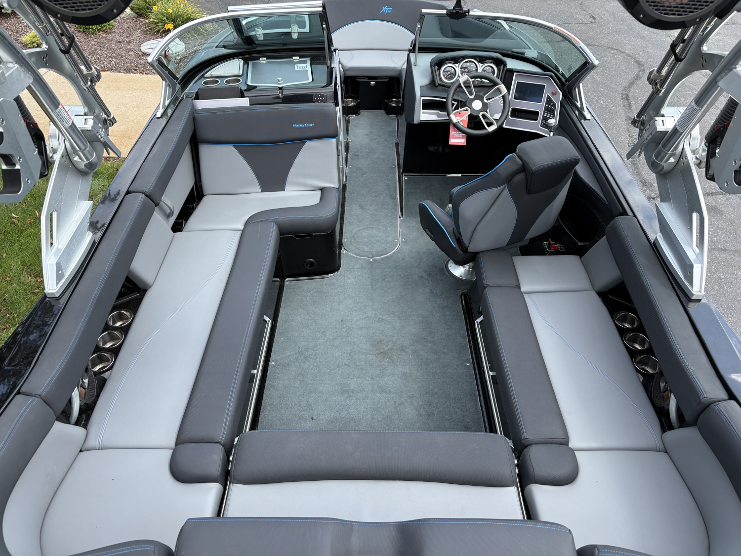 2021 MasterCraft XT22