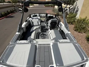2021-malibu--wakesetter-23-mxz-144733-image4