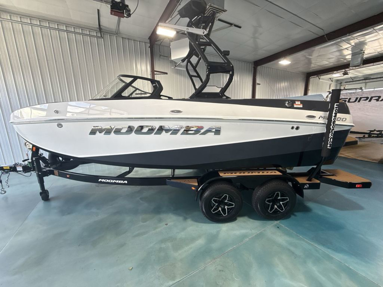 2027 MOOMBA Mondo