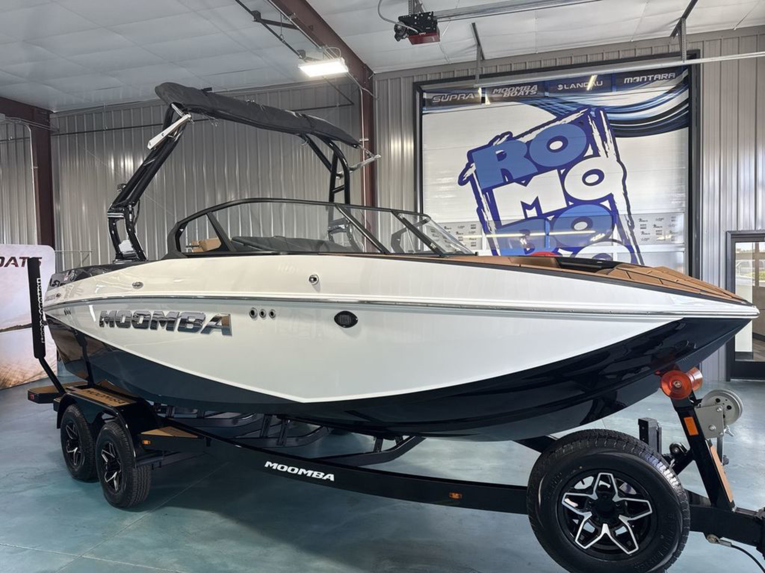 2027 MOOMBA Mondo