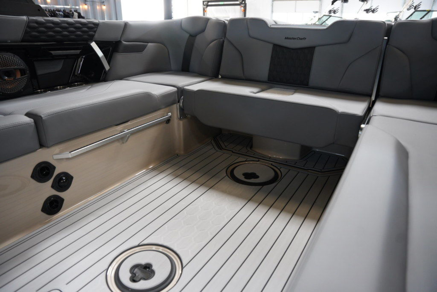 2025 Mastercraft XT22