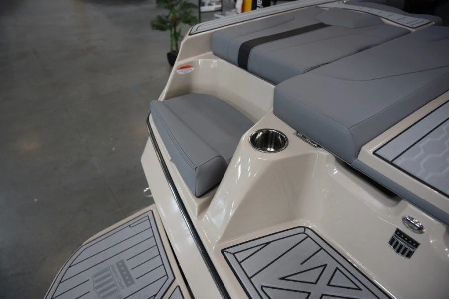 2025-mastercraft-xt22-144739-image15