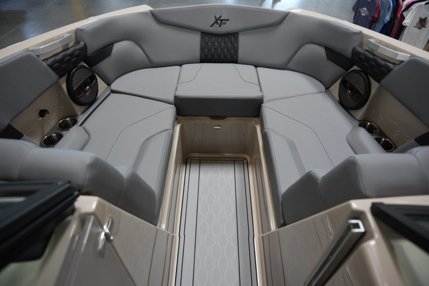 2025 Mastercraft XT22