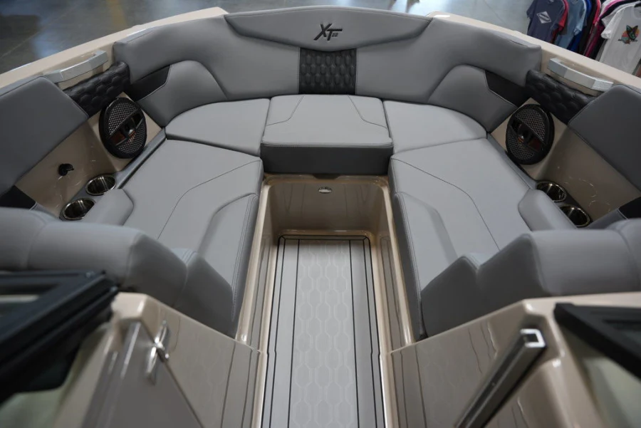 2025-mastercraft-xt22-144739-image8