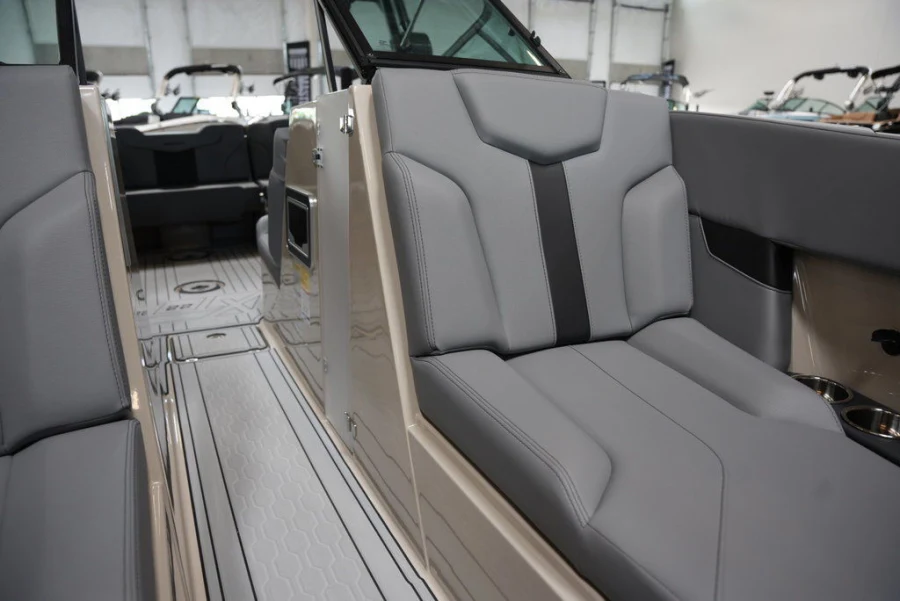 2025-mastercraft-xt22-144739-image9