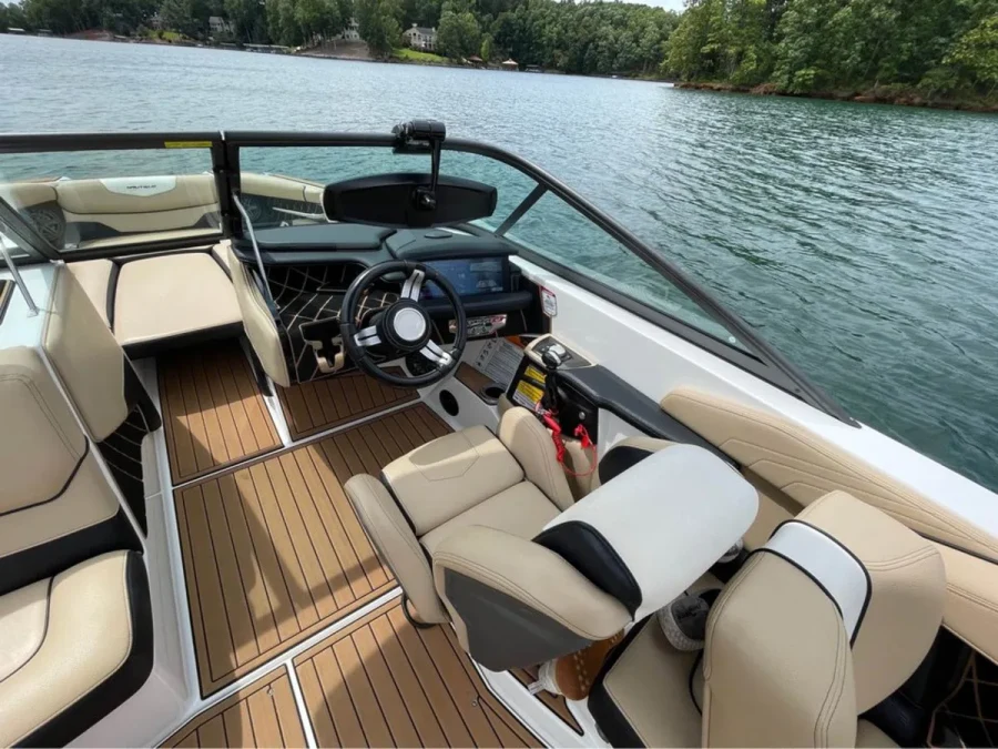 2019-nautique-gs22-144745-image4.webp