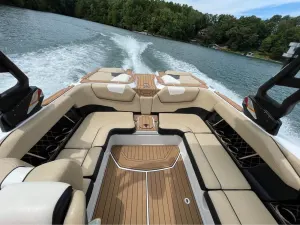 2019-nautique-gs22-144745-image8.webp