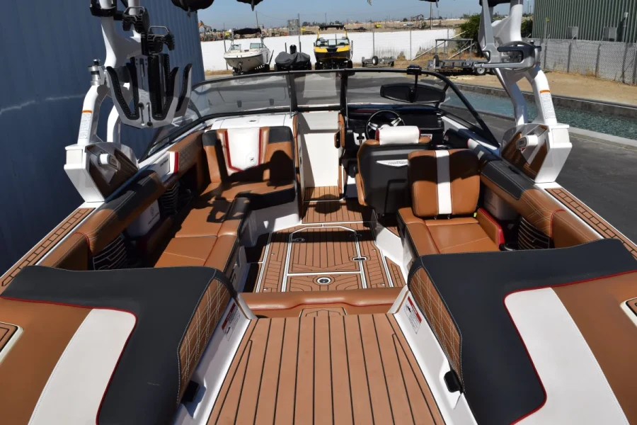 2017-nautique-g23-144749-image5.webp