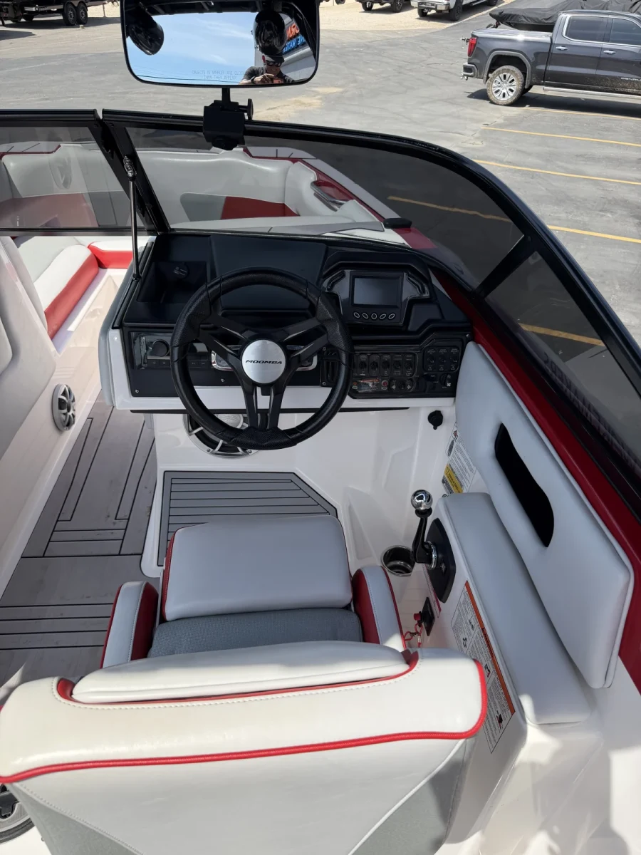 2018-moomba-max-144759-image15.webp