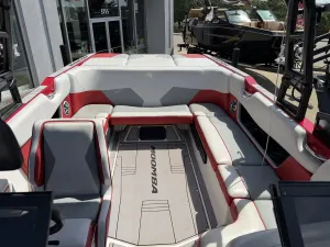 2018-moomba-max-144759-image22.webp