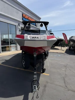 2018-moomba-max-144759-image8.webp