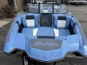 2025-malibu-wakesetter-22-mxz-142734-image1.webp
