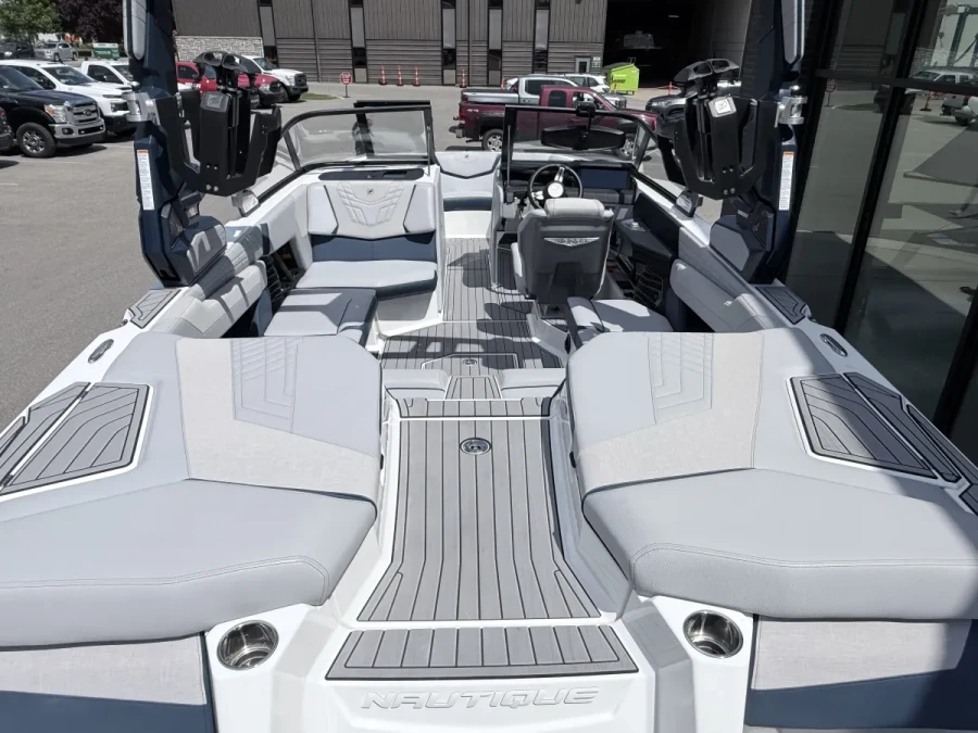 2022-nautique-g21-142740-image2.webp