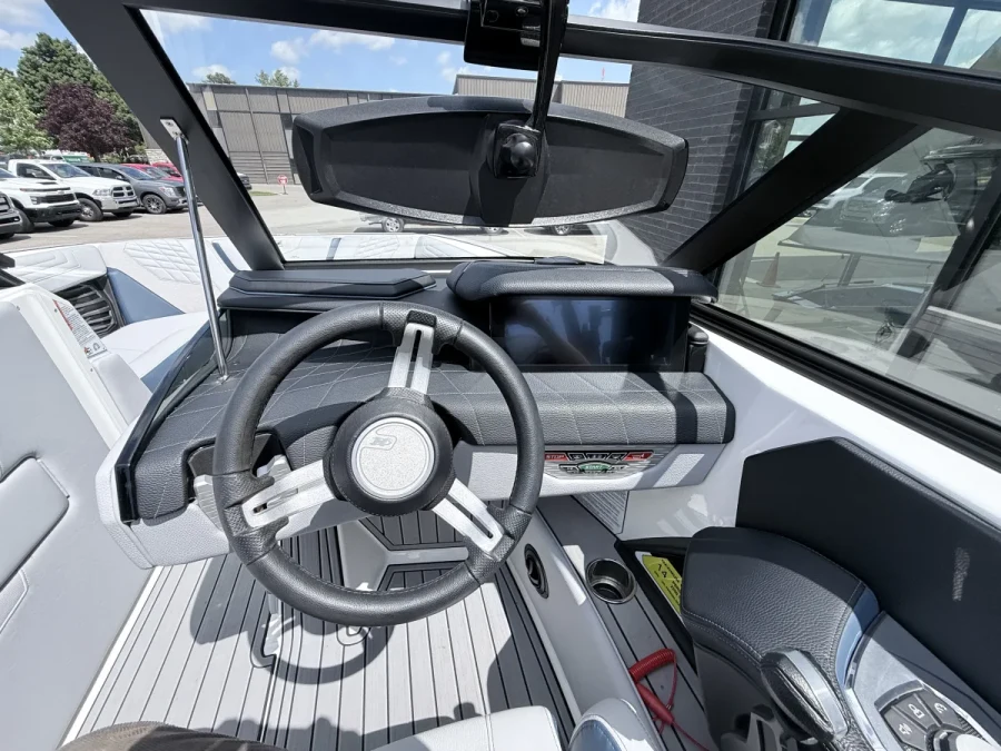 2022-nautique-g21-142740-image3.webp