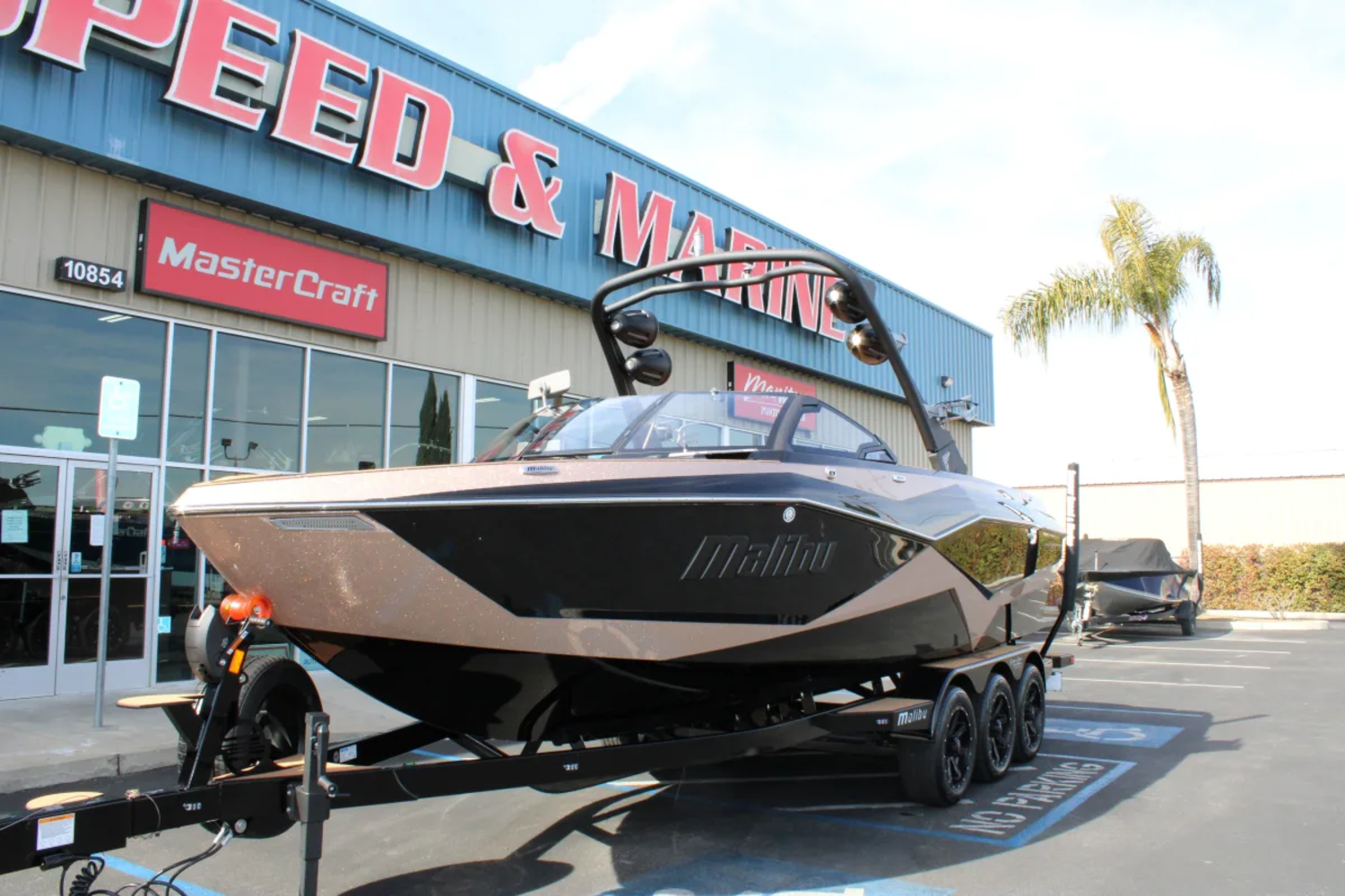2024 Malibu 25 LSV