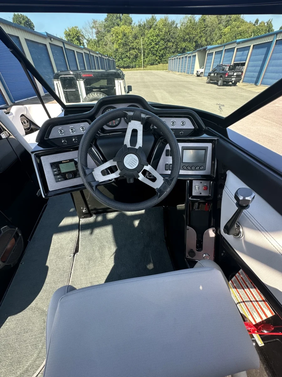 2020-mastercraft-nxt22-144831-image2.webp