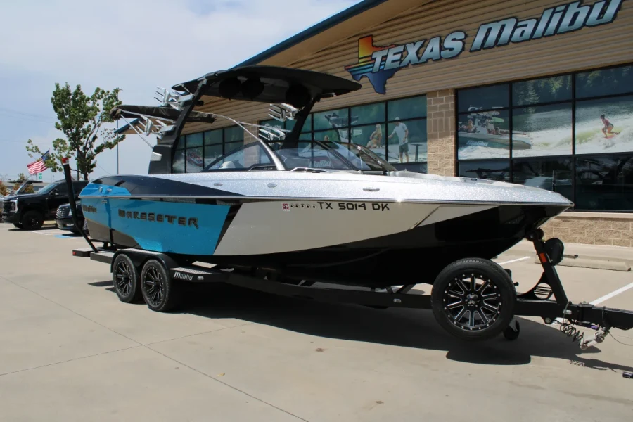 2016-malibu-wakesetter-25-lsv-144833-image1.webp