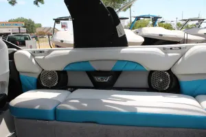 2016-malibu-wakesetter-25-lsv-144833-image17.webp
