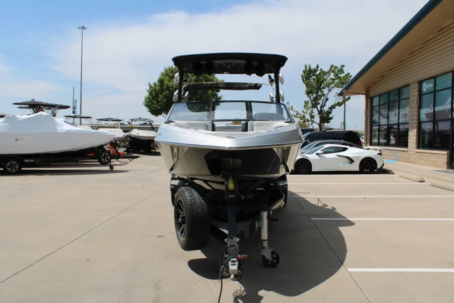 2016-malibu-wakesetter-25-lsv-144833-image2.webp