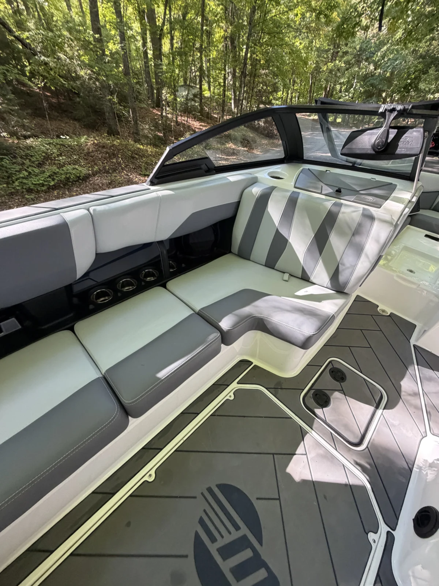 2023 Malibu 22 LSV Wakesetter with upgraded M6DI engine