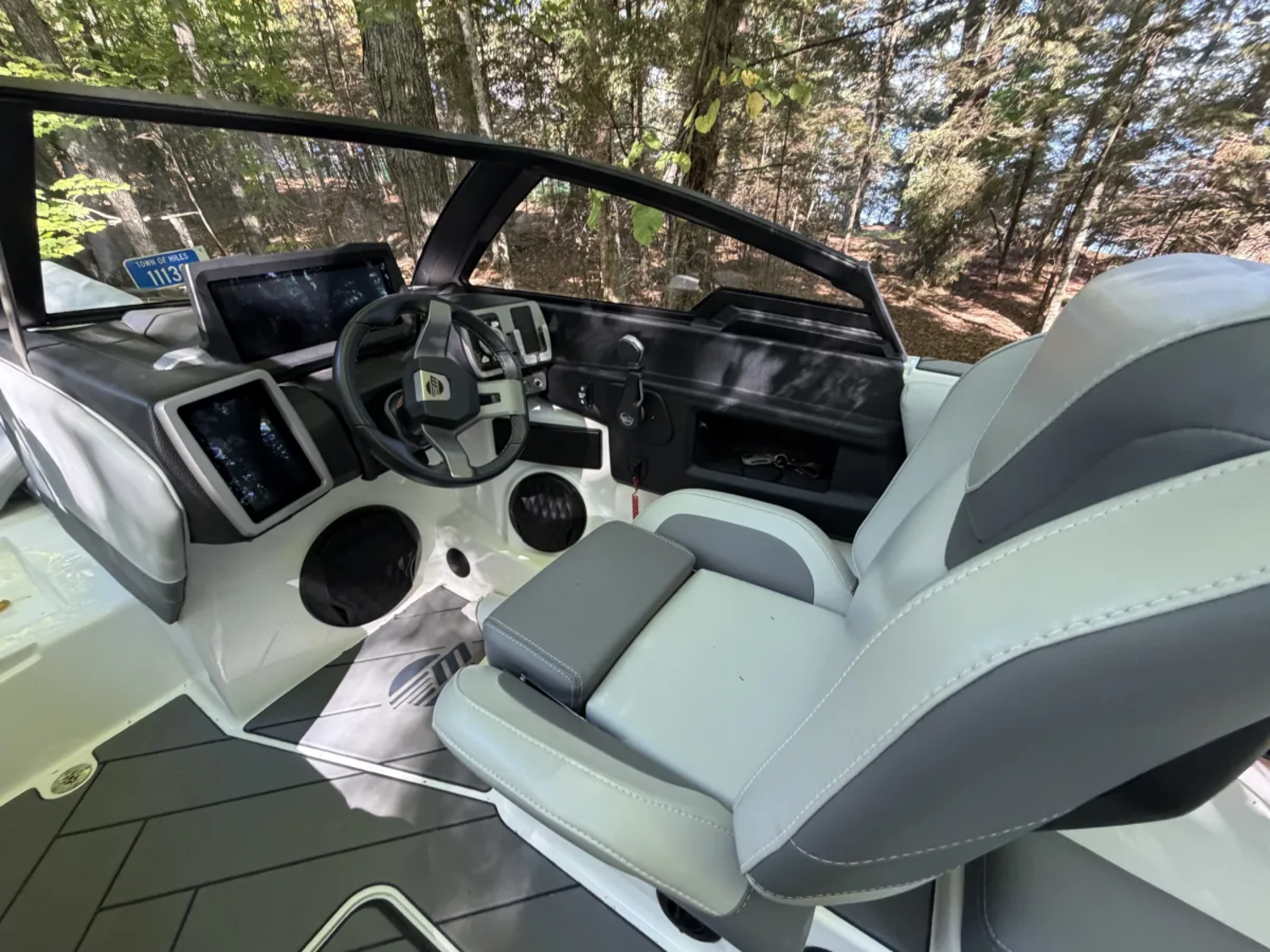 2023 Malibu 22 LSV Wakesetter with upgraded M6DI engine