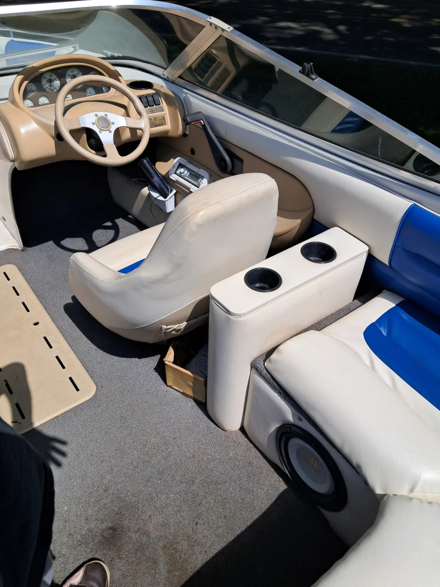 1995 Glastron Speedboat with  Volvo Penta 5.8L engine.