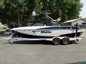 2017-malibu-wakesetter-23-lsv-144854-image0.webp