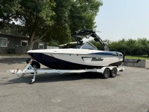2017-malibu-wakesetter-23-lsv-144854-image1.webp