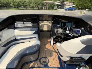 2017-malibu-wakesetter-23-lsv-144854-image12.webp