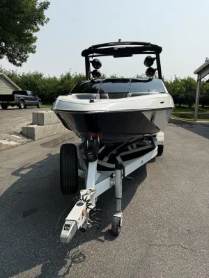 2017-malibu-wakesetter-23-lsv-144854-image2.webp