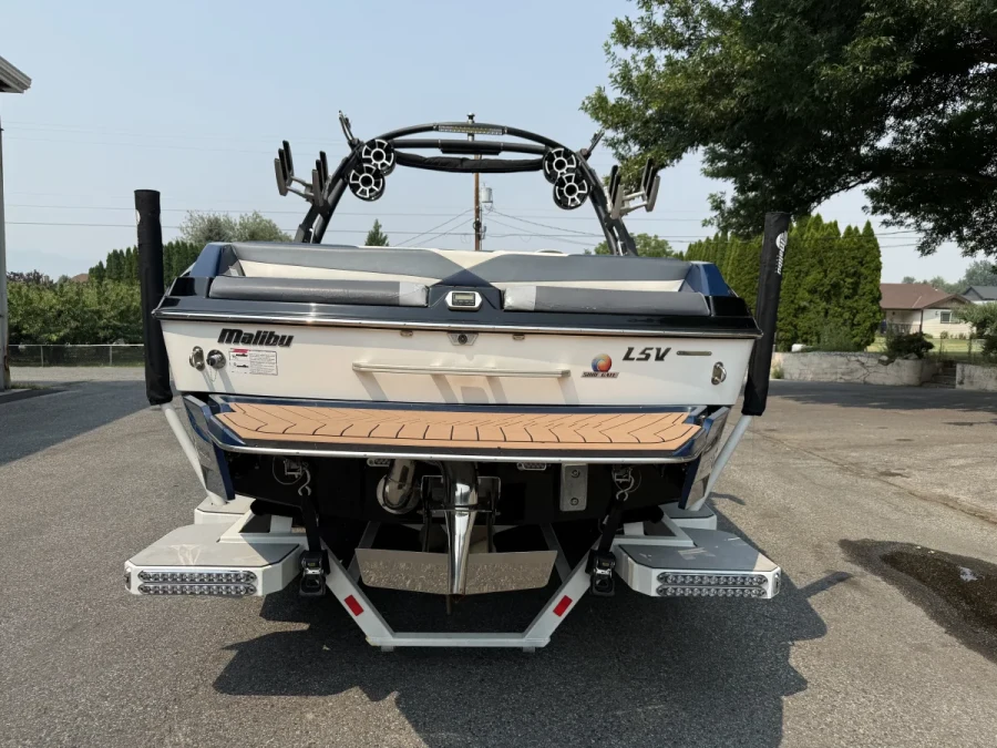 2017-malibu-wakesetter-23-lsv-144854-image5.webp