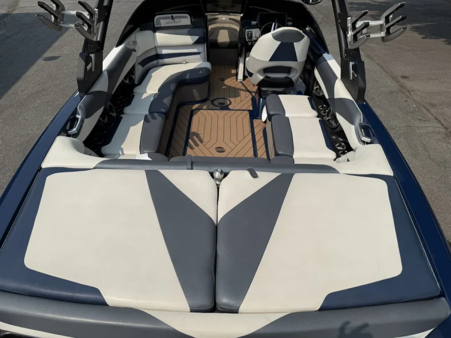 2017-malibu-wakesetter-23-lsv-144854-image7.webp