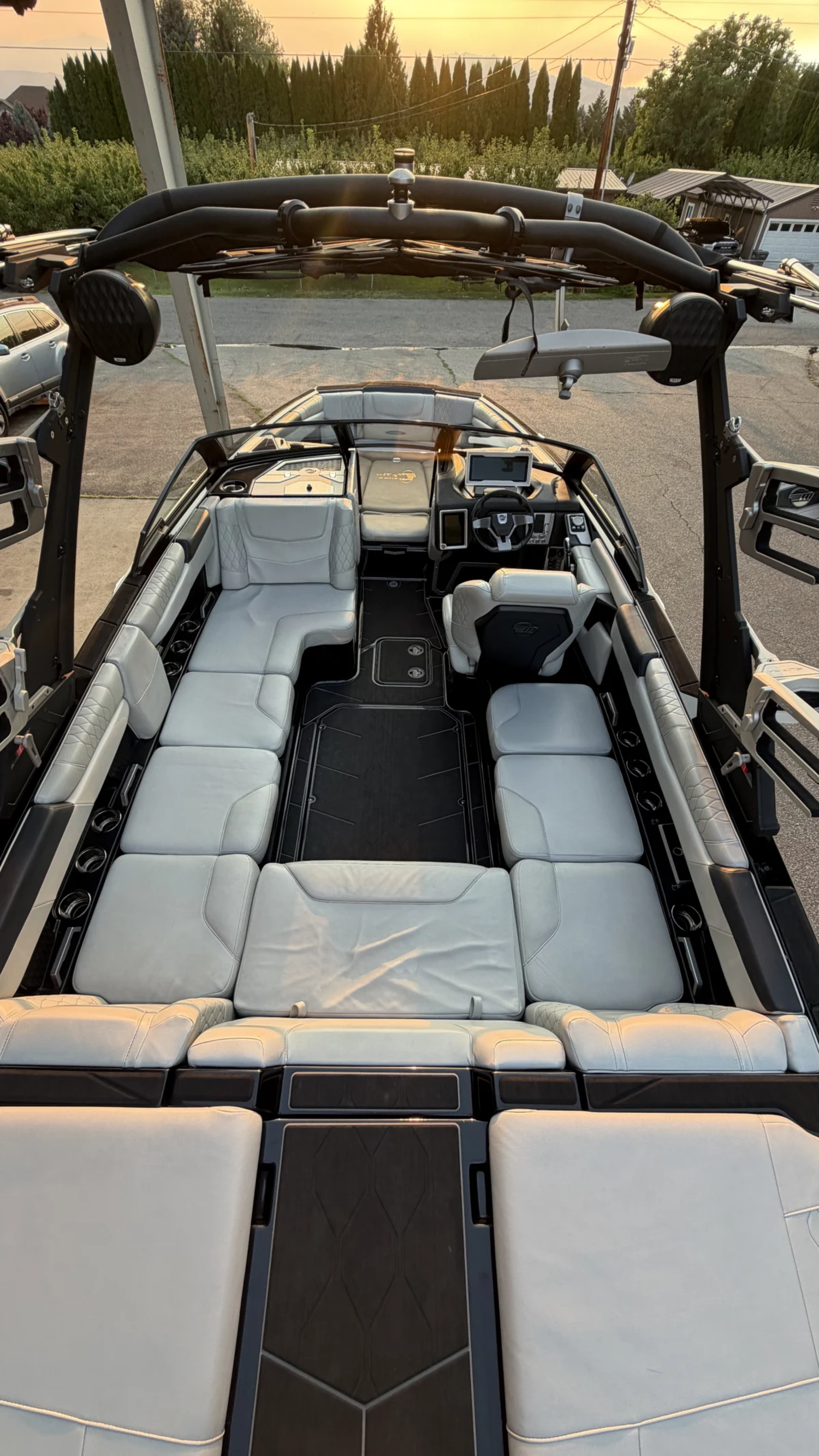 2023 Malibu M220