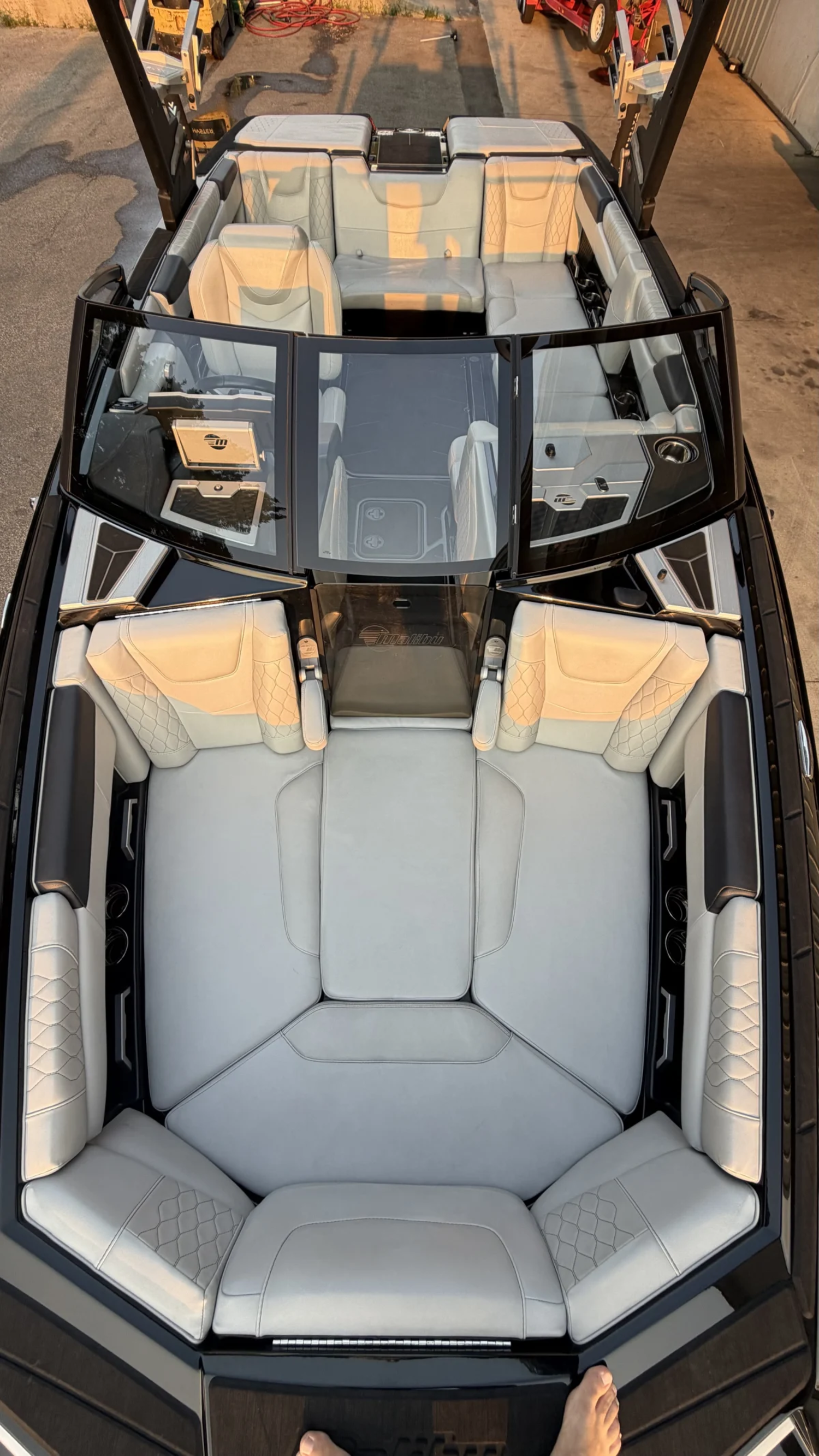 2023 Malibu M220
