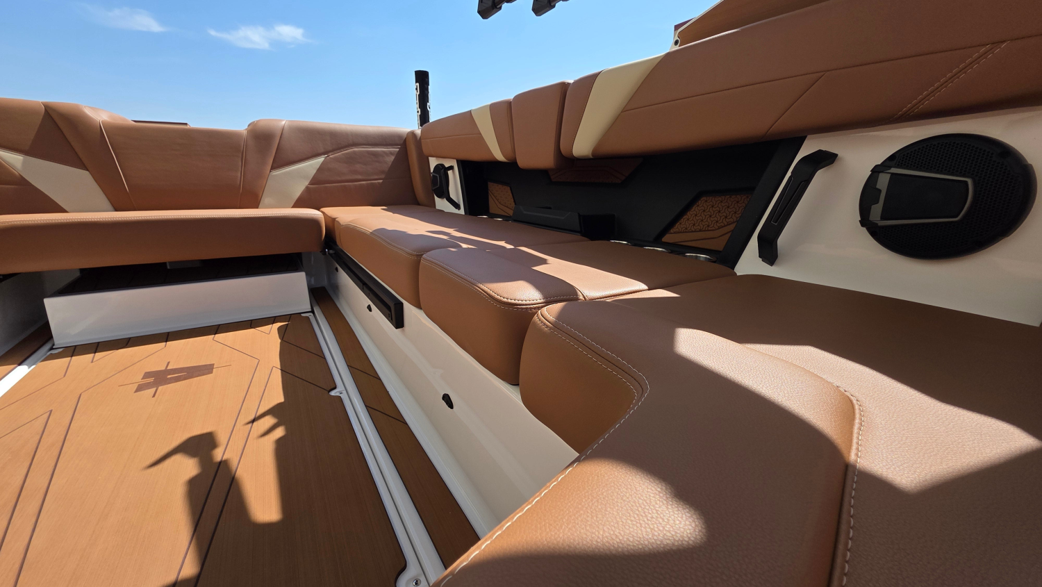 2027 Axis Wake Research T235