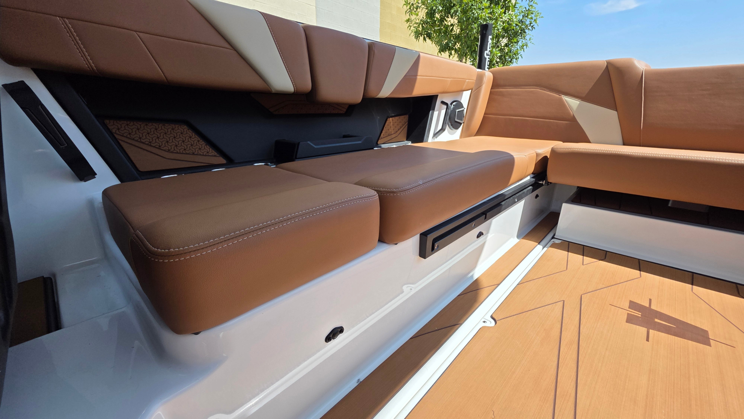 2027 Axis Wake Research T235