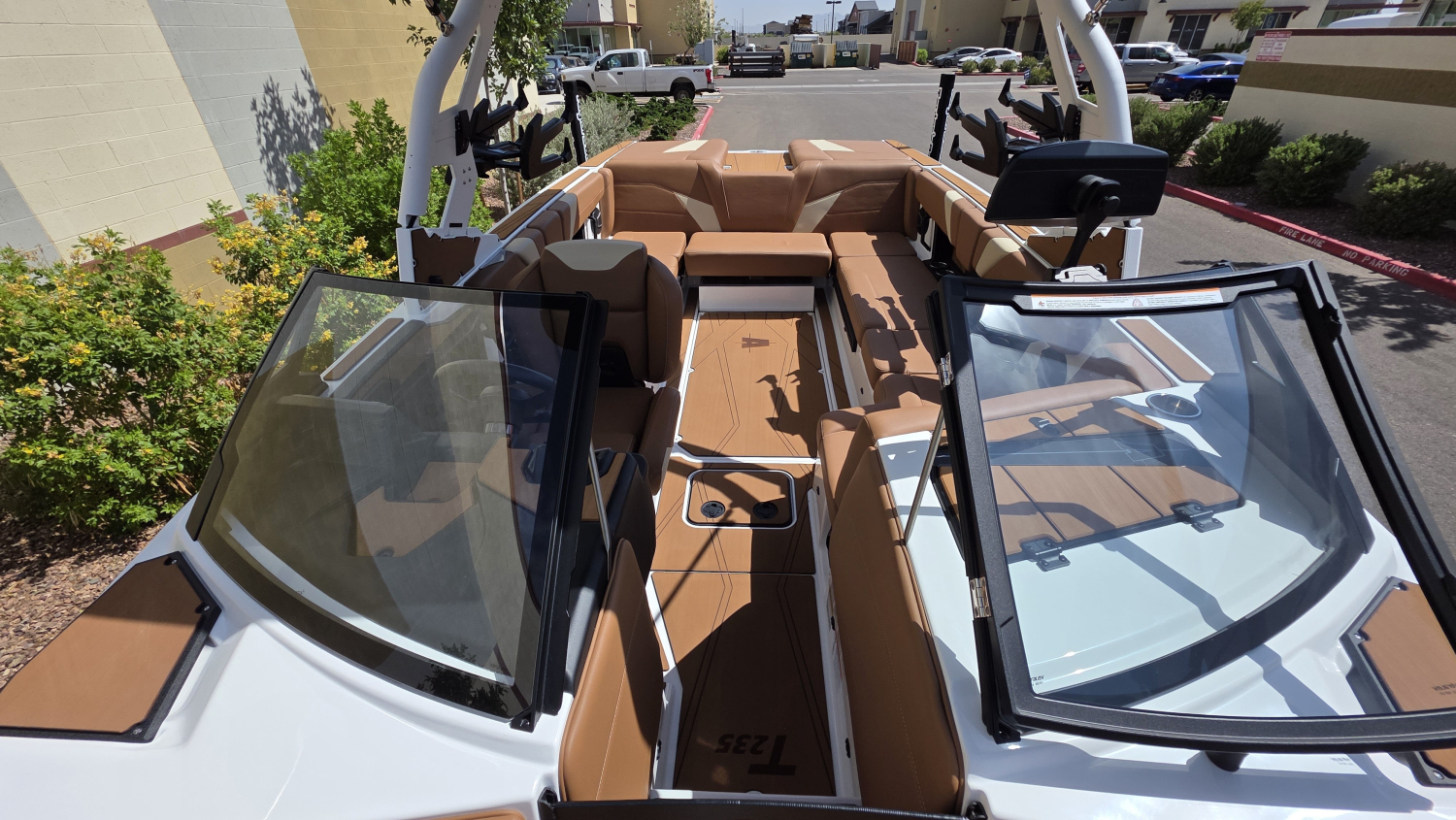 2027 Axis Wake Research T235