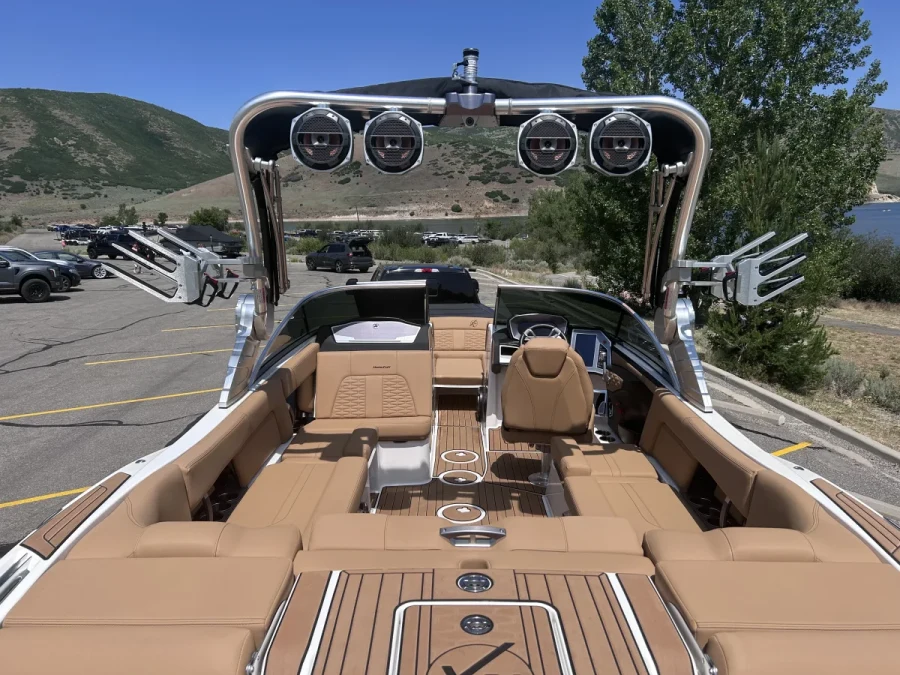 2020-mastercraft-x24-142799-image2.webp