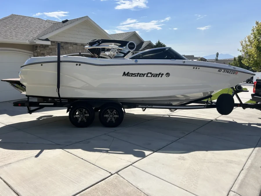2020-mastercraft-x24-142799-image4.webp