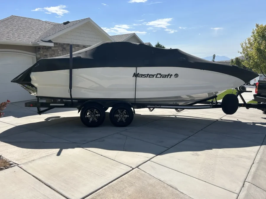 2020-mastercraft-x24-142799-image7.webp