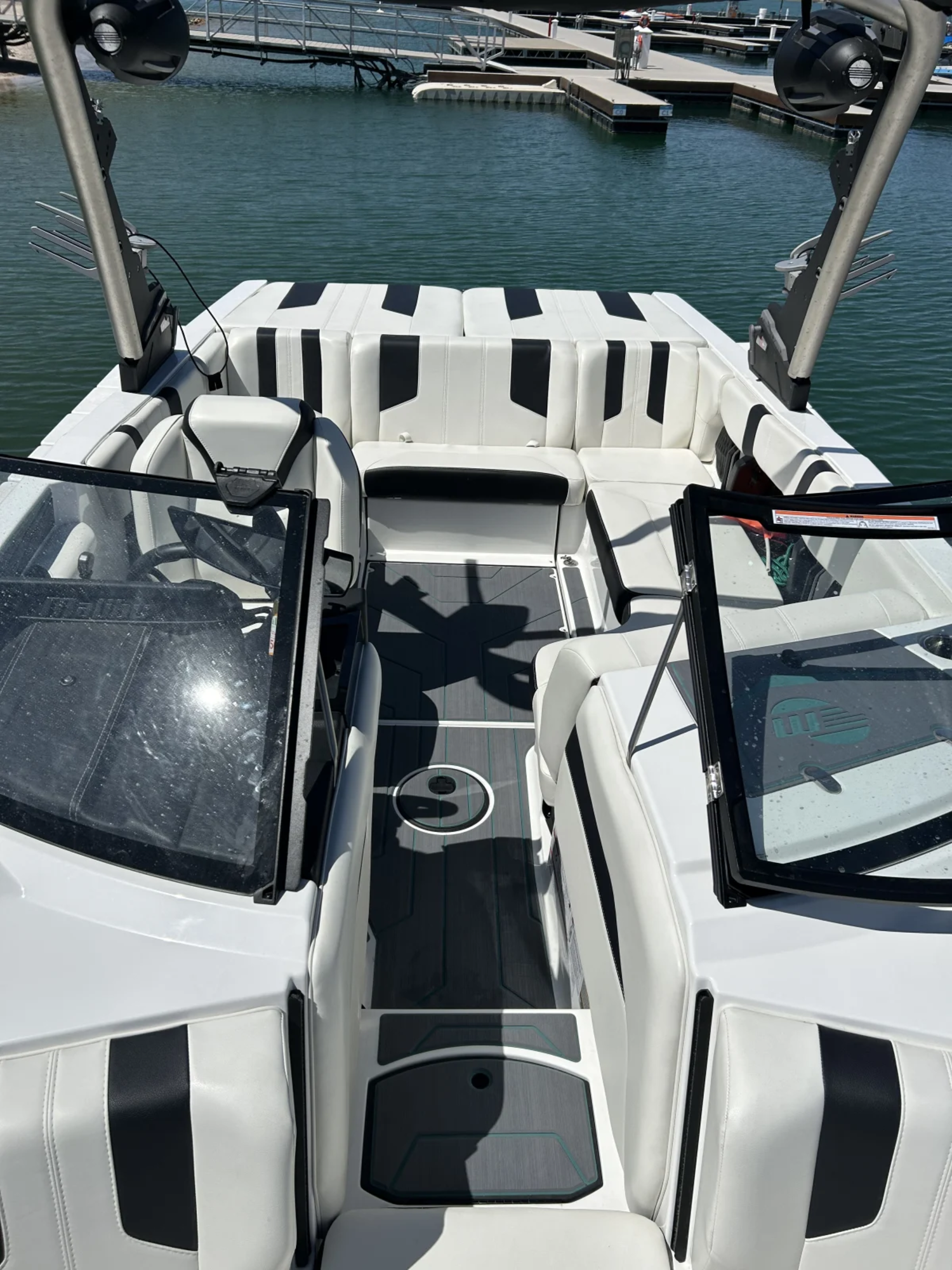 2025 Malibu 21 lx cut diamond 17 hours 