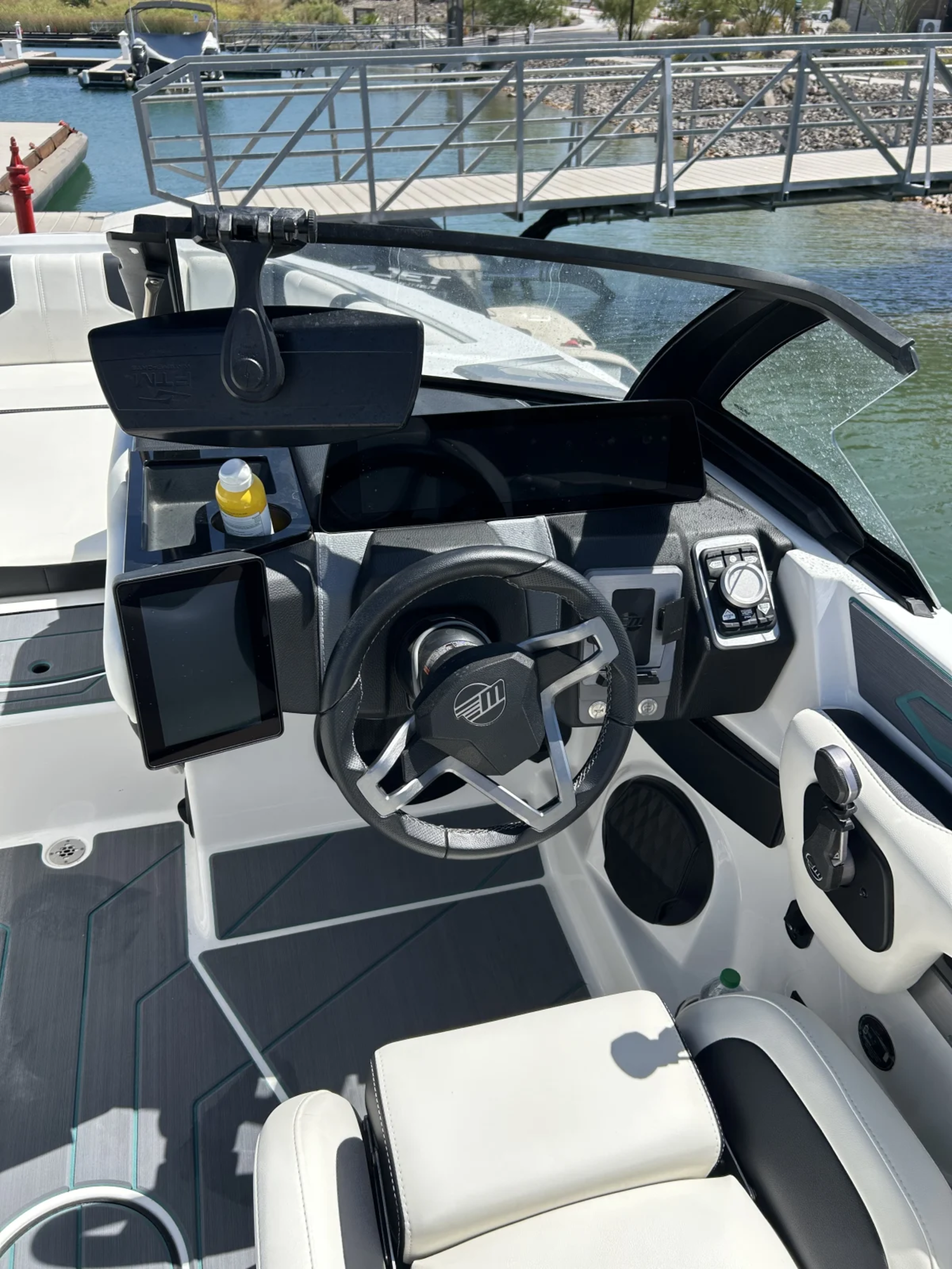 2025 Malibu 21 lx cut diamond 17 hours 