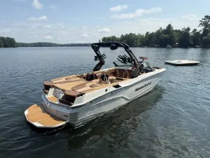 2026-mastercraft-xt24-142803-image1.webp