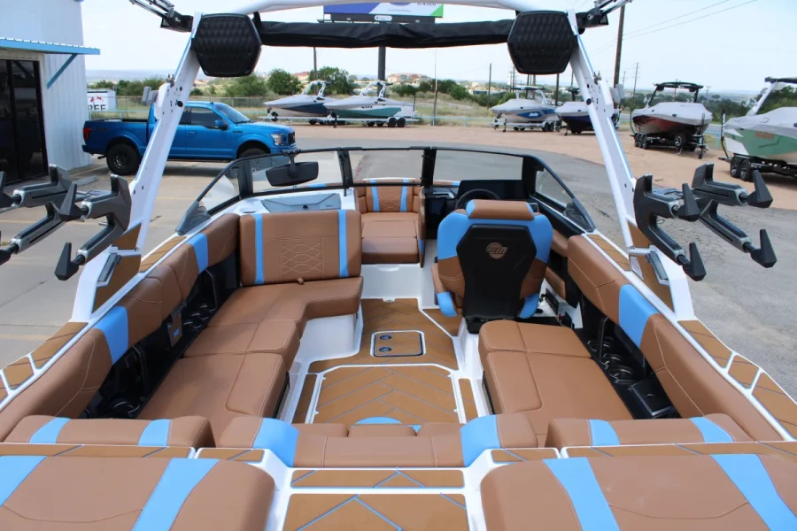 2026-malibu-wakesetter-23-lsv-142824-image10.webp