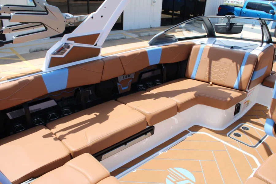 2026-malibu-wakesetter-23-lsv-142824-image15.webp