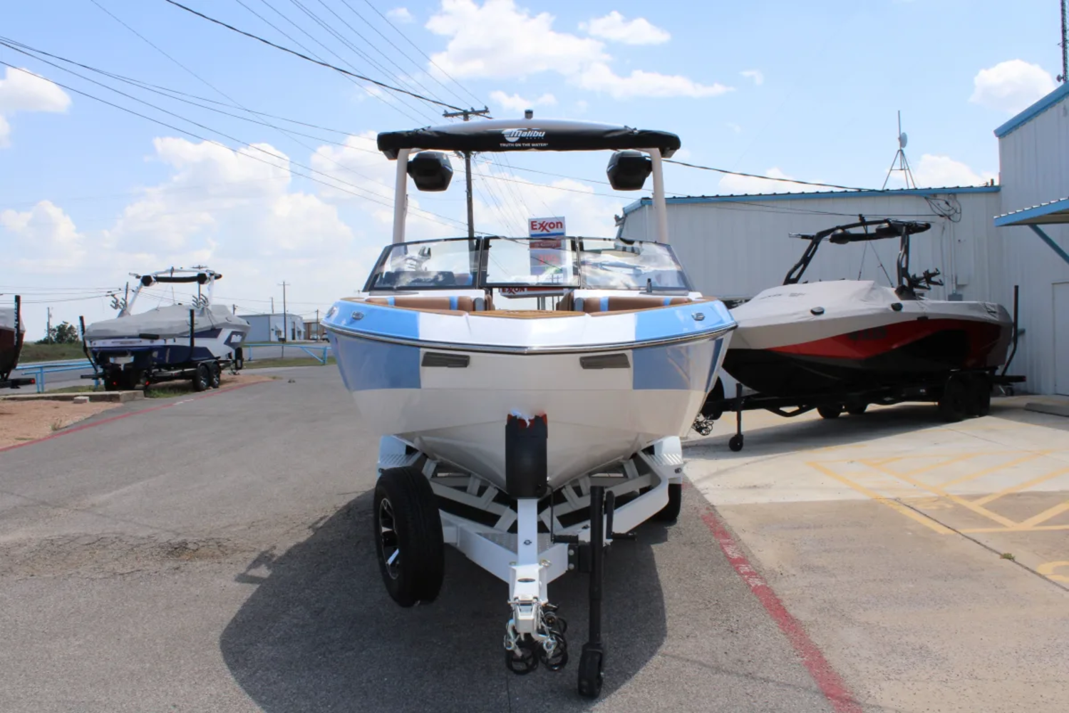 2026 Malibu 23 LSV