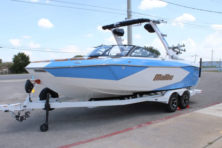 2026-malibu-wakesetter-23-lsv-142824-image3.webp