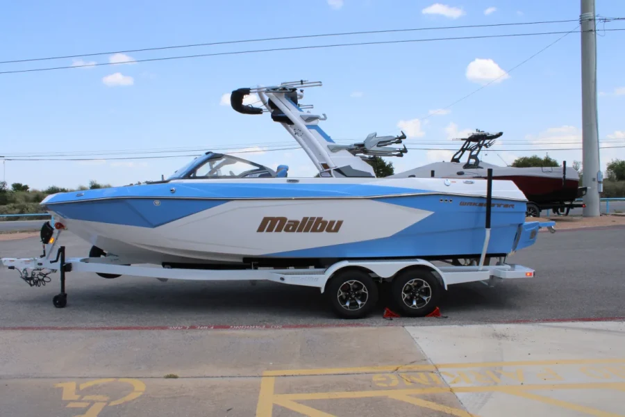 2026-malibu-wakesetter-23-lsv-142824-image4.webp